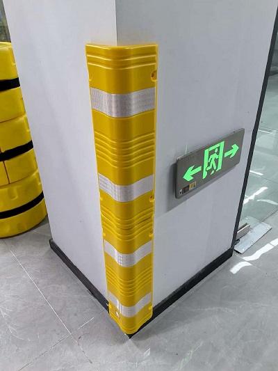 Flexible corner guards for parking lots